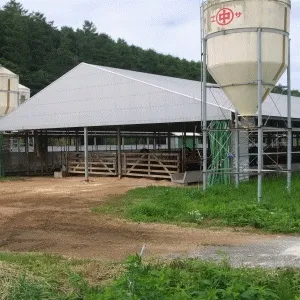 オホーツク深澤ファームの牛舎外観